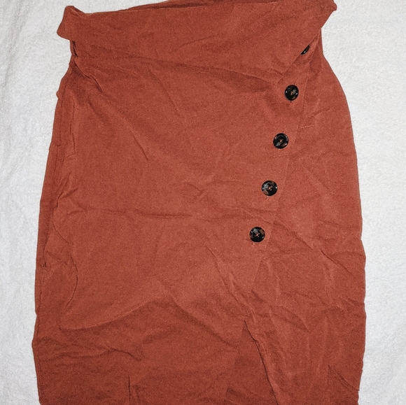 Forever 21 skirt w/ slit (S) - Picture 2 of 3